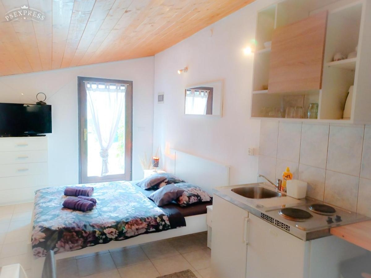 Pampas Studio, Self Check-In بوريتش المظهر الخارجي الصورة